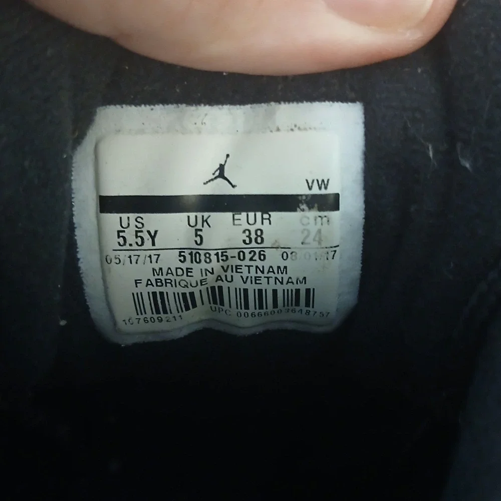 Jordan 12 Retro Kids 5.5Y Black Deadly Pink Basketball Shoes Sneakers 510815-026